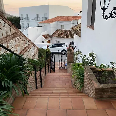 Luxury Ana, Vila